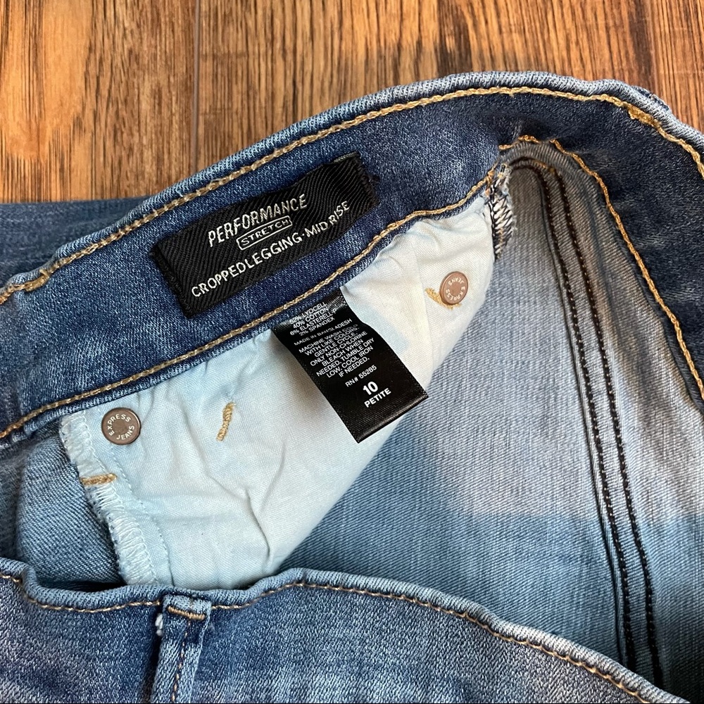 Express Mid Distressed Performance Cropped Jeans - image 4